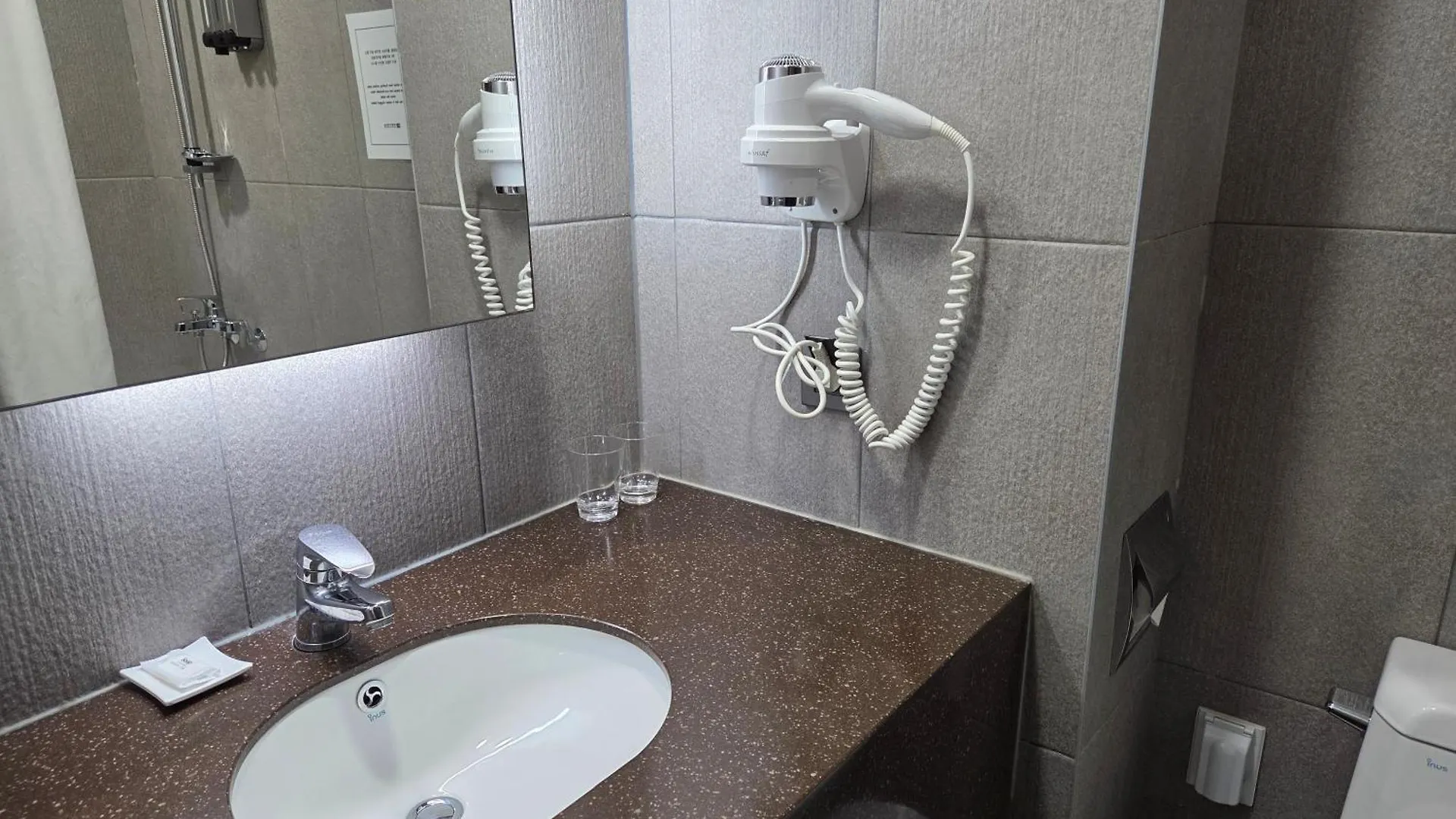 Riviera Hotel Yeongjong Incheon 0*,